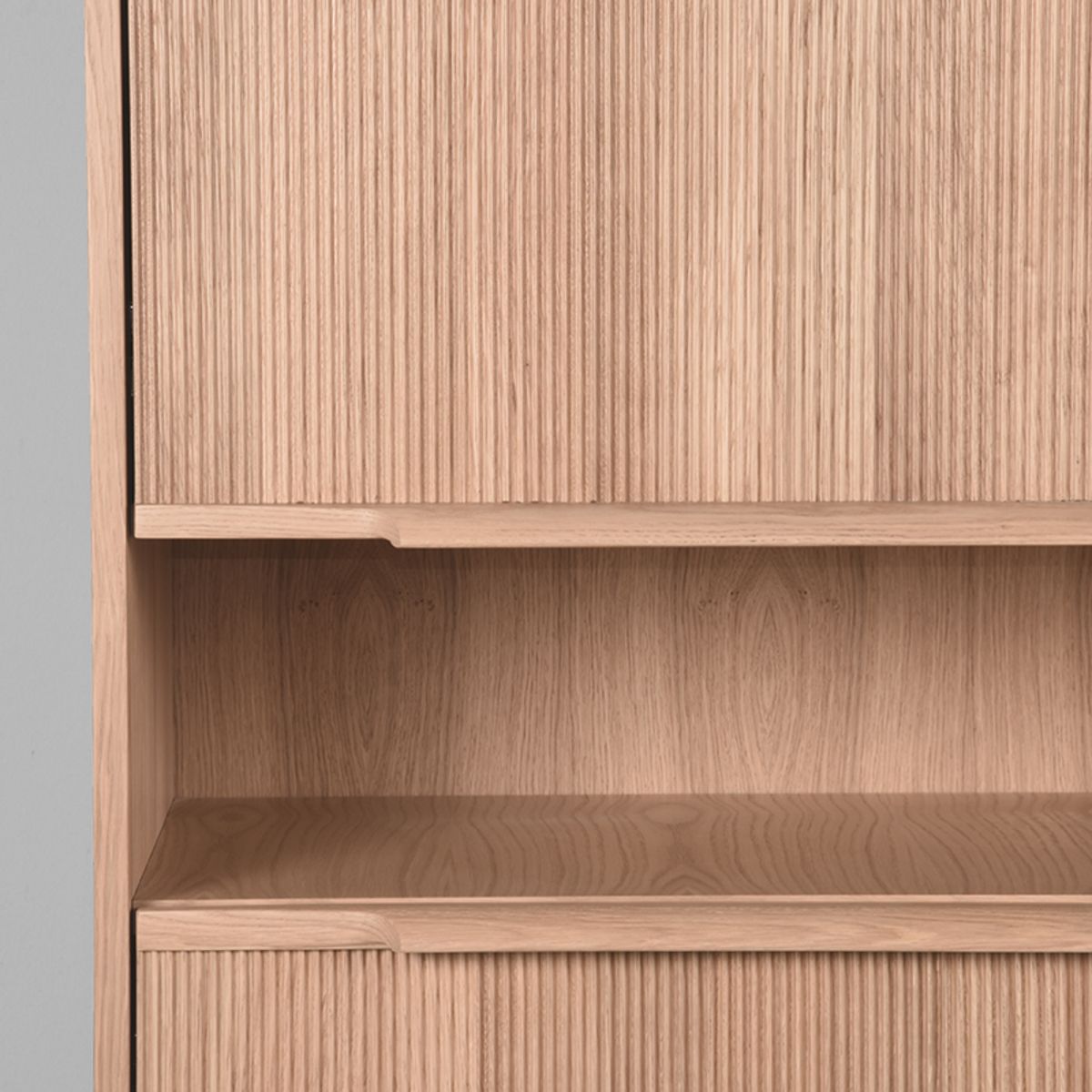 Hoge opbergkast Jule | verschillende kleuren